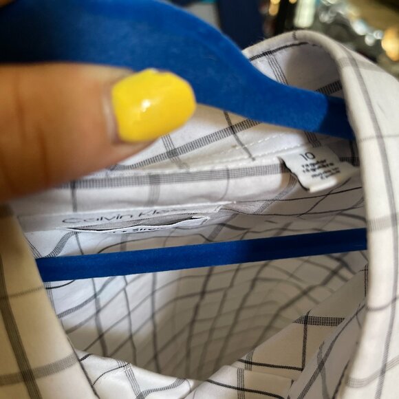 Calvin Klein boys long-sleeve button-down shirt - Picture 2 of 2